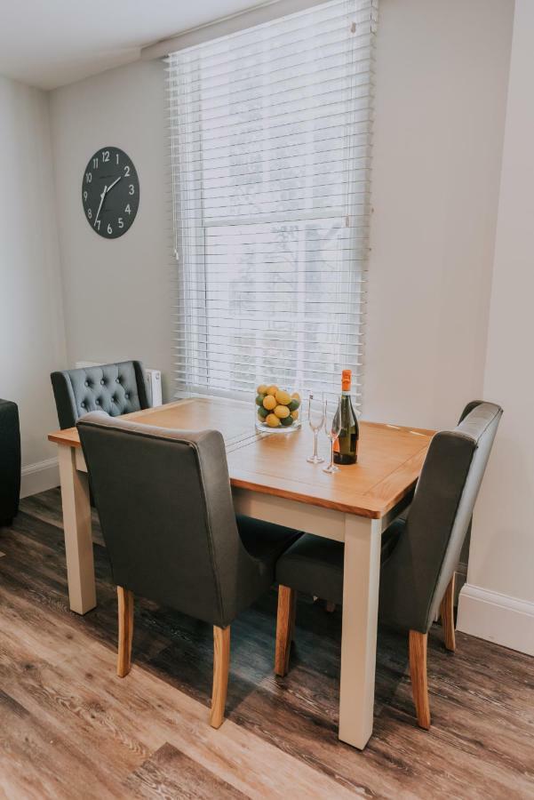 Cavendish House With Secure, Allocated Parking, 2 Mins Walk From Windsor Castle Exterior foto
